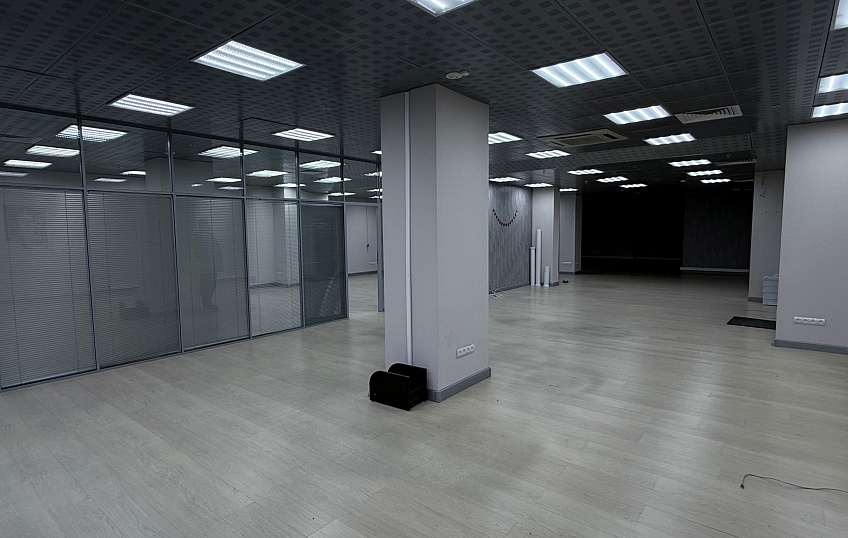 305,9, фото № 2